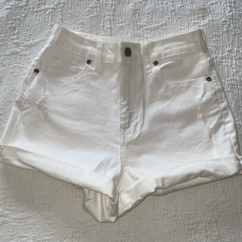 Francesa’s White Mom Short